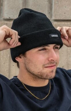 Gongshow Pre-Game Black Toque -Hockey Sales Store toqueslifestyle 2 555x 4c098b15 4198 4f4b 9d7f bd10e0b95b88